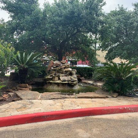 Camelot Inn & Suites Houston Eksteriør bilde