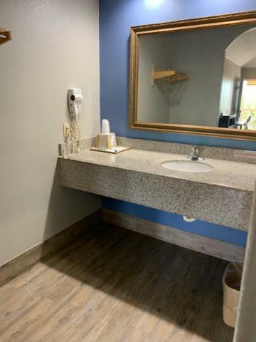 Camelot Inn & Suites Houston Eksteriør bilde
